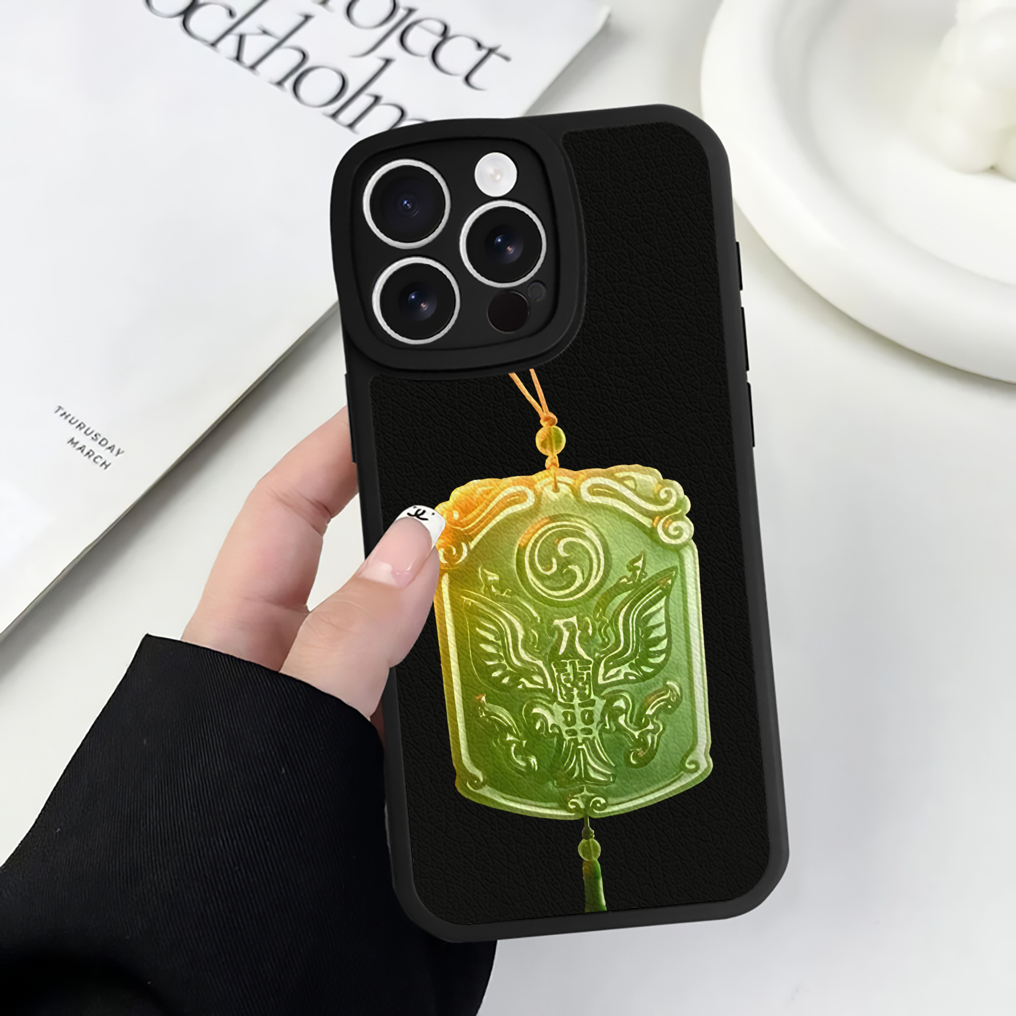（画像用） Ne Zha 2 ナタ 魔童の大暴れ 【iPhone 16シリーズ対応】シリコンスマホケース（レザー調） 材質：シリコン